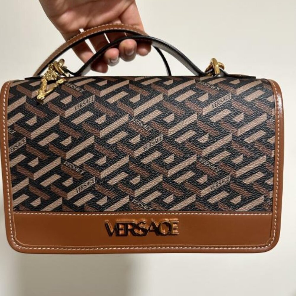Versace La Greca Signature shoulder bag